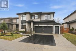 211 COOKS MILL CRESCENT  Ottawa, ON K1V 2N1