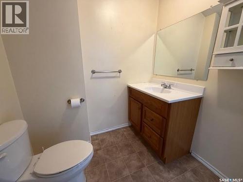 405 18Th Street W, Saskatoon, SK - Indoor Photo Showing Bathroom