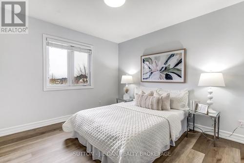 328 Plane Tree Drive, London North (North R), ON - Indoor Photo Showing Bedroom