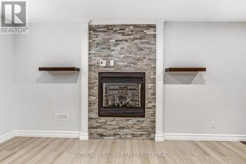 328 Plane Tree Drive, London North (North R), ON - Indoor Photo Showing Other Room