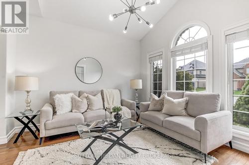 328 Plane Tree Drive, London North (North R), ON - Indoor Photo Showing Living Room