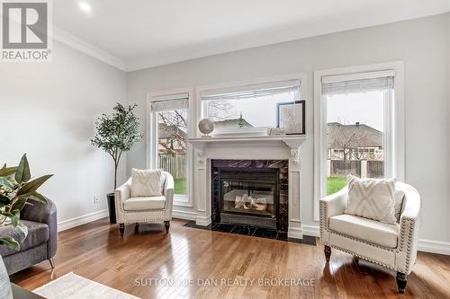 328 Plane Tree Drive, London North (North R), ON - Indoor Photo Showing Living Room With Fireplace
