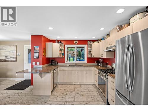 2015 Valleyview Drive, Kamloops, BC - Indoor Photo Showing Kitchen With Double Sink