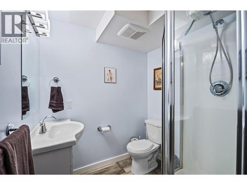 Basement Bathroom - 2015 Valleyview Drive, Kamloops, BC - Indoor Photo Showing Bathroom