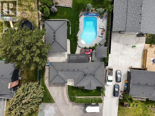 2015 Valleyview Drive, Kamloops, BC - Outdoor With In Ground Pool