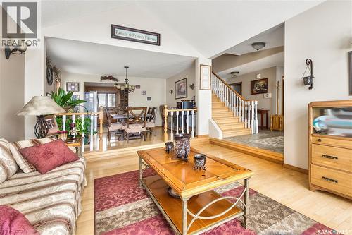 645 Aaron Drive, Prince Albert, SK - Indoor Photo Showing Living Room