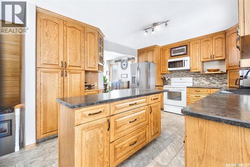 645 Aaron Drive, Prince Albert, SK - Indoor Photo Showing Kitchen
