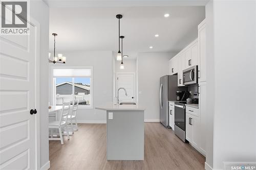 1047 Brighton Gate, Saskatoon, SK - Indoor Photo Showing Kitchen
