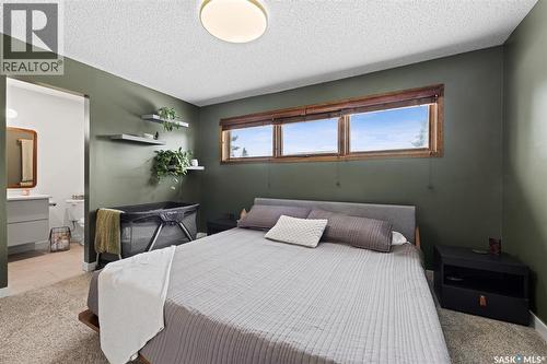 2002 Braun Bay E, Regina, SK - Indoor Photo Showing Bedroom