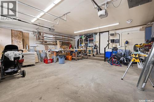 2002 Braun Bay E, Regina, SK - Indoor Photo Showing Garage
