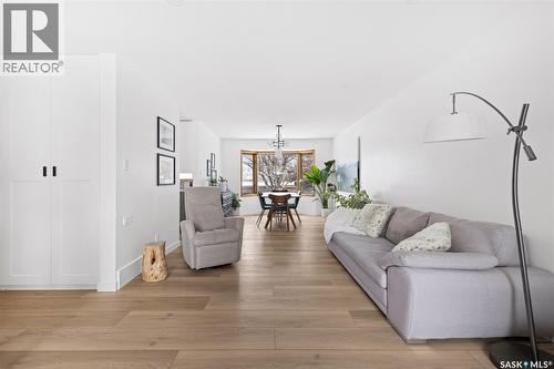 2002 Braun Bay E, Regina, SK - Indoor Photo Showing Living Room