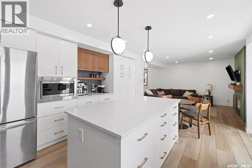 2002 Braun Bay E, Regina, SK - Indoor Photo Showing Kitchen