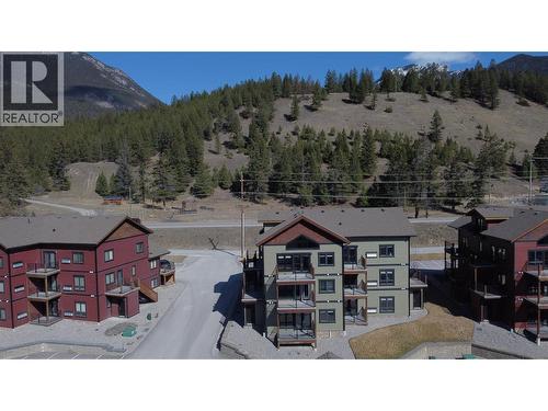 7291 PROSPECTOR Avenue Unit# 301  Radium Hot Springs, BC V0A 1M0