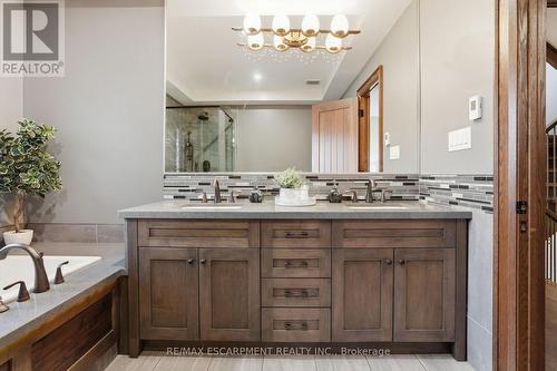 630 Kedleston Way, Mississauga, ON - Indoor Photo Showing Bathroom