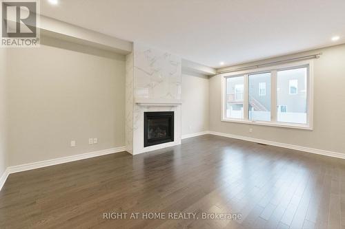 630 Eagle Crest Heights, Ottawa, ON - Indoor Photo Showing Living Room With Fireplace