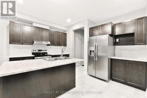 630 Eagle Crest Heights, Ottawa, ON - Indoor Photo Showing Kitchen With Stainless Steel Kitchen With Double Sink