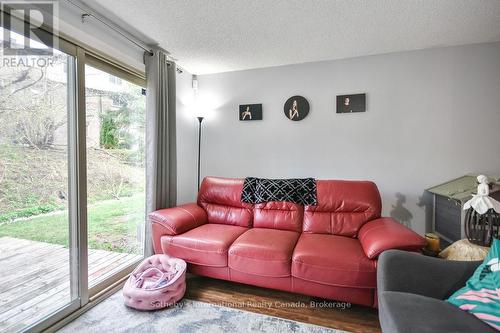 38 - 112 Loggers Run, Barrie (Ardagh), ON - Indoor Photo Showing Living Room