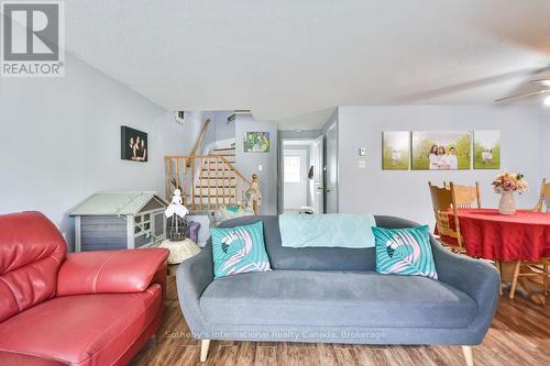 38 - 112 Loggers Run, Barrie (Ardagh), ON - Indoor Photo Showing Living Room