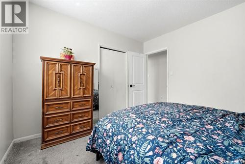 6 Hanley Crescent, Regina, SK - Indoor Photo Showing Bedroom