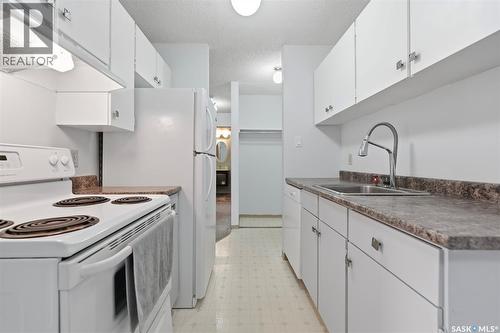 205 855 Wollaston Crescent, Saskatoon, SK - Indoor Photo Showing Kitchen