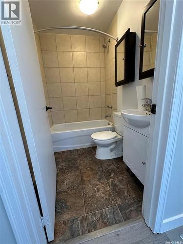 105 5Th Avenue W, Shellbrook, SK - Indoor Photo Showing Bathroom
