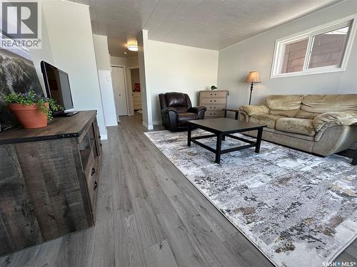 105 5Th Avenue W, Shellbrook, SK - Indoor Photo Showing Living Room
