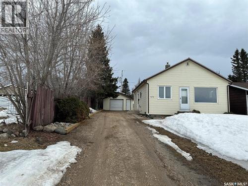 105 5Th Avenue W, Shellbrook, SK - Outdoor