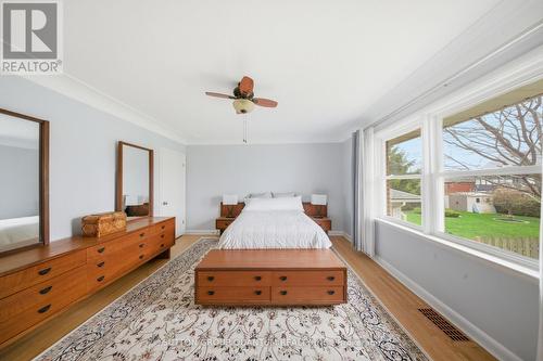 50 Barton Street, Hamilton, ON - Indoor Photo Showing Bedroom