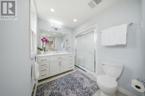 50 Barton Street, Hamilton, ON - Indoor Photo Showing Bathroom