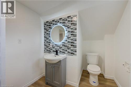 524 Simcoe Street, London, ON - Indoor Photo Showing Bathroom