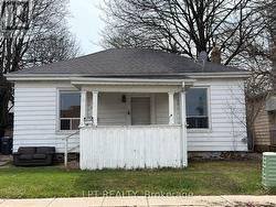 37 ELIZABETH STREET N Brampton, ON L6X 1S3