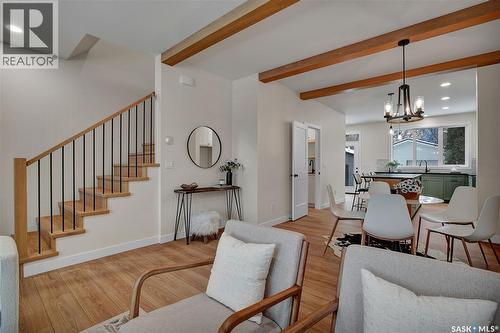 1401 Cairns Avenue, Saskatoon, SK - Indoor Photo Showing Living Room