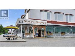 Short Walk to Shops Restaurants Transit and more - 