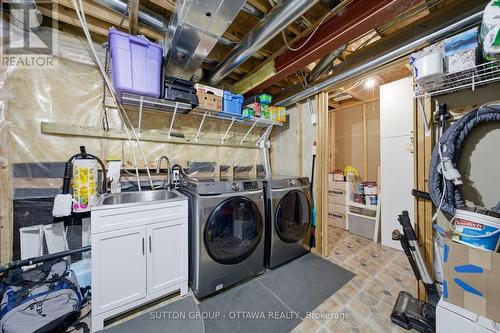 814 Nesting Way, Ottawa, ON - Indoor Photo Showing Laundry Room