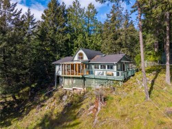 2747 Shoal Rd Pender Island, BC V0N 2M2