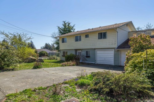 2071 Gull Ave, Comox, BC 