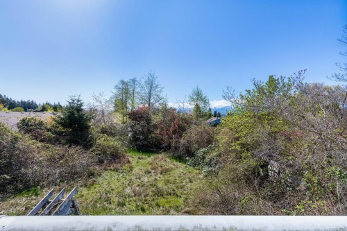 2071 Gull Ave, Comox, BC 