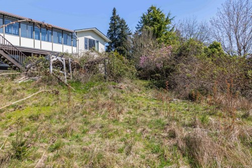 2071 Gull Ave, Comox, BC 