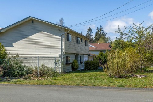 2071 Gull Ave, Comox, BC 