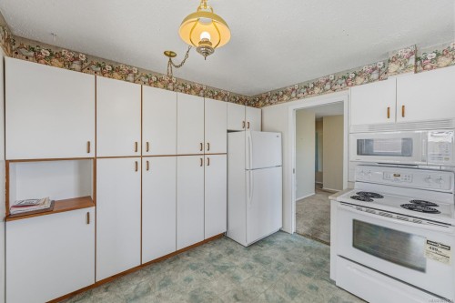2071 Gull Ave, Comox, BC 