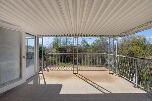 2071 Gull Ave, Comox, BC 