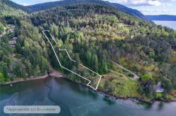 122 Narrows West Rd Salt Spring, BC V8K 0A3