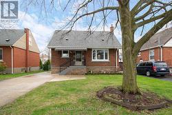 149 EAST 34TH STREET  Hamilton, ON L8V 3W7
