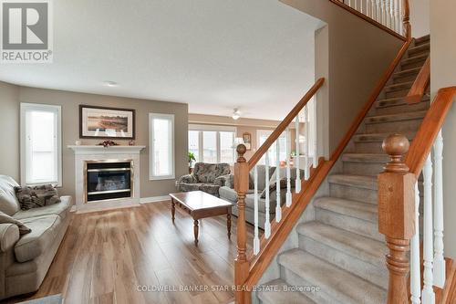 17 Windemere Place, St. Thomas, ON - Indoor Photo Showing Living Room With Fireplace