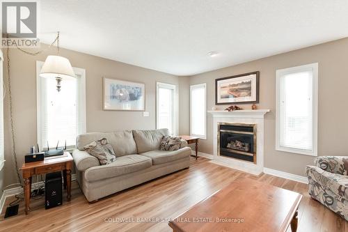 17 Windemere Place, St. Thomas, ON - Indoor Photo Showing Living Room With Fireplace