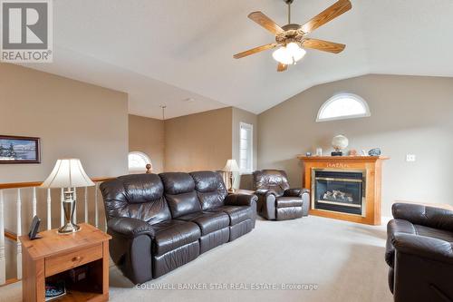 17 Windemere Place, St. Thomas, ON - Indoor Photo Showing Living Room With Fireplace
