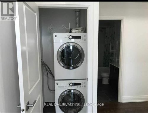 1102 - 7167 Yonge Street, Markham, ON - Indoor Photo Showing Laundry Room