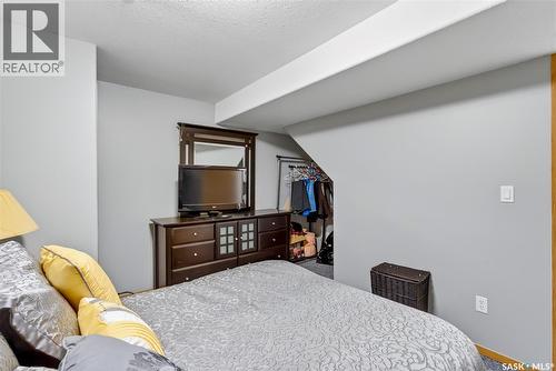 2103 9Th Avenue, Humboldt, SK - Indoor Photo Showing Bedroom