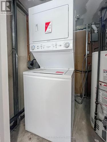 3485 Oakglade Crescent, Mississauga, ON - Indoor Photo Showing Laundry Room