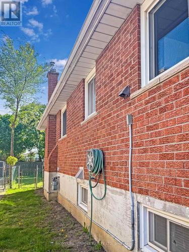 3485 Oakglade Crescent, Mississauga, ON - Outdoor With Exterior